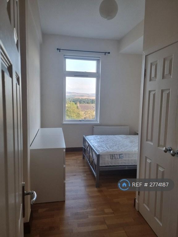 1st Bedroom Front