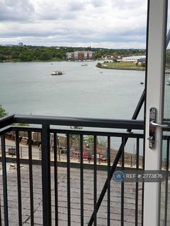 2 bedroom flat to rent, Television House-Meridian Way, Southampton, SO14