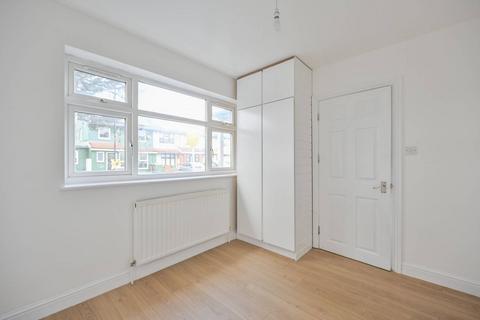 undefined, Heron Close, Walthamstow, London, E17