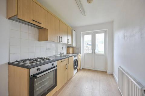 undefined, Heron Close, Walthamstow, London, E17