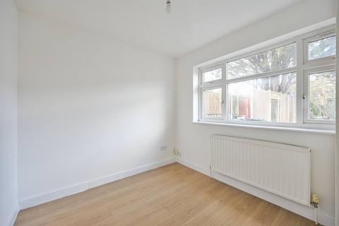 undefined, Heron Close, Walthamstow, London, E17
