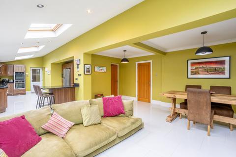 undefined, Manor Park Close, York YO30