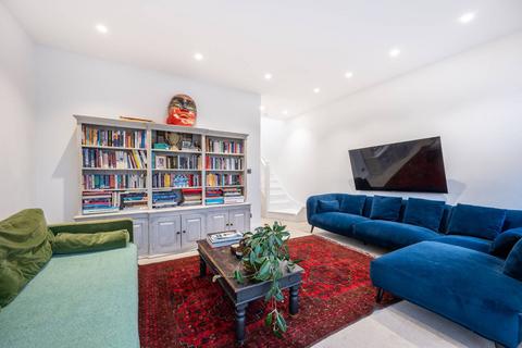 3 bedroom flat for sale, Buchanan Gardens, Kensal Green, London, NW10