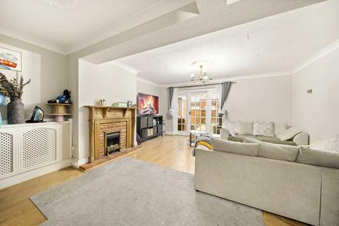 undefined, Bannister Close, Greenford UB6