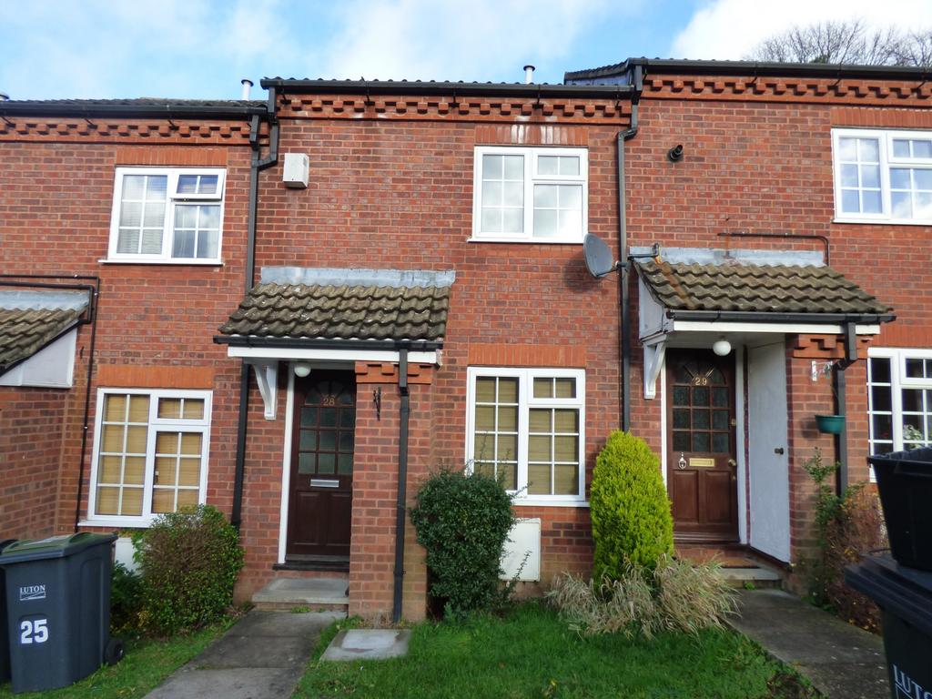 2 bed terraced house to rent Ormsby Close, Luton