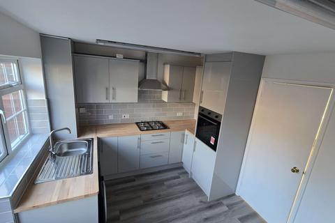2 bedroom terraced house to rent, Luton LU1