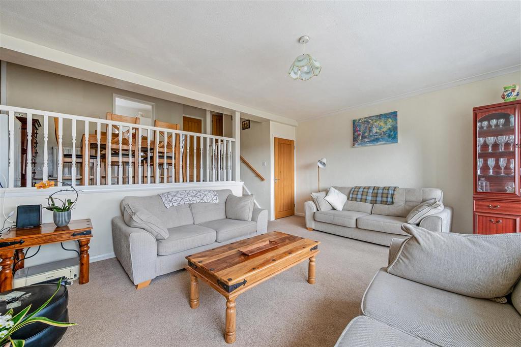 Living room 2.jpg