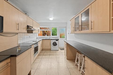 undefined, 4 Southfields Drive, Crick, NN6 7TQ