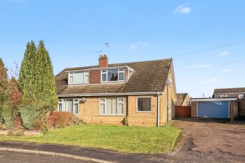 4 Southfields Drive, Crick, NN6 7TQ