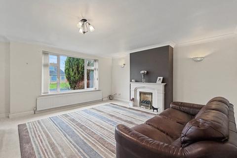 undefined, 4 Southfields Drive, Crick, NN6 7TQ