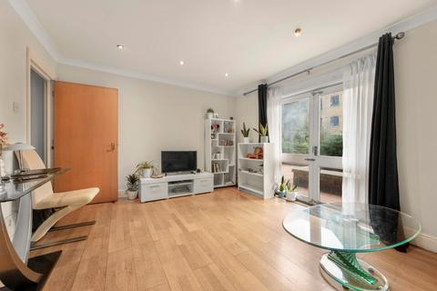 1 bedroom flat for sale, Peninsula Court, 121 East Ferry Road, London