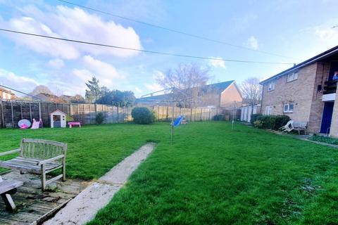 2 bedroom flat for sale, Storrington, Pulborough
