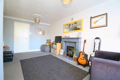 3 bedroom terraced house for sale, Whitebeam Close, Clayhanger