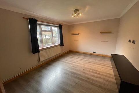 2 bedroom maisonette for sale, Farm Road, Warlingham