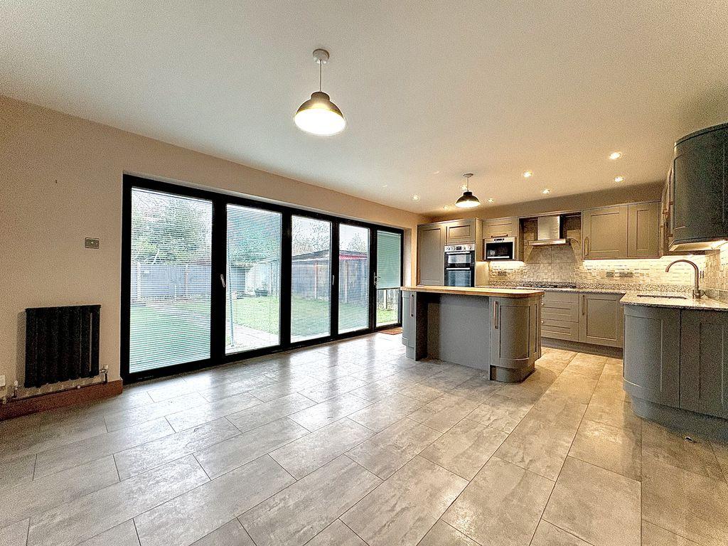 Dining kitchen