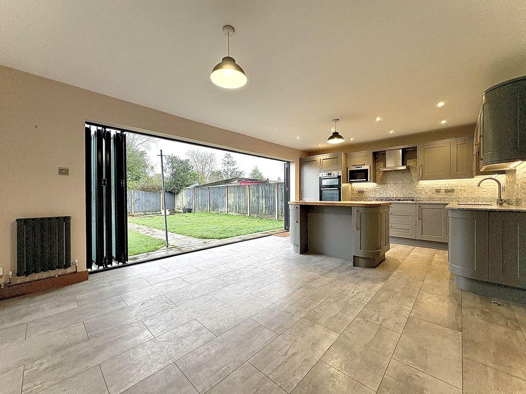 Dining kitchen
