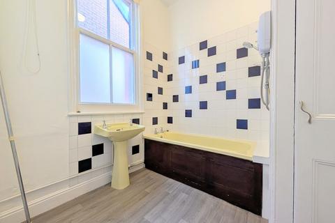 undefined, To Let - Duke Street, Southport Town Centre - One Bed First Floor Apt