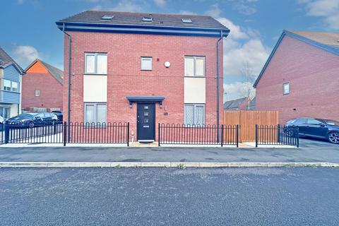 4 bedroom semi-detached house for sale, Thursfield Road, TIPTON, DY4 8TJ