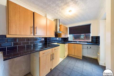 4 bedroom semi-detached house to rent, Caithness Road, Teesville Middlesbrough TS6 0AJ