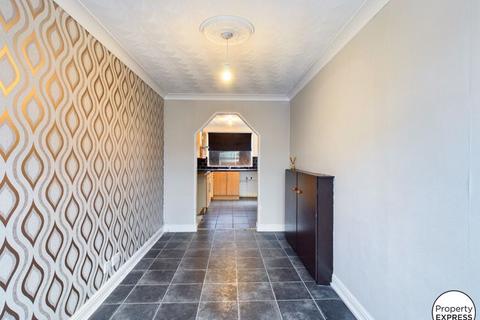 4 bedroom semi-detached house to rent, Caithness Road, Teesville Middlesbrough TS6 0AJ