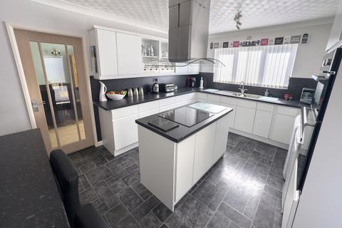 3 bedroom detached bungalow for sale, 65 High Street, Walcott
