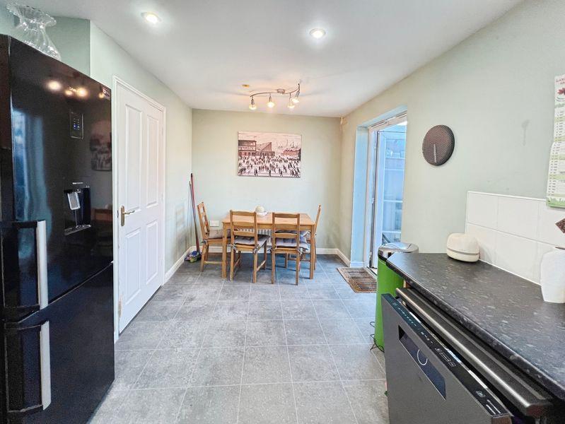 Kitchen dining area