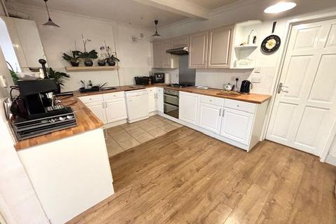 4 bedroom terraced house for sale, Leighton Close, Great Barr, Birmingham B43 7HY