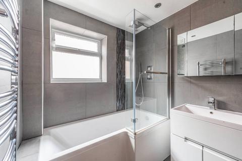 2 bedroom flat to rent, Aran Drive, Stanmore, HA7