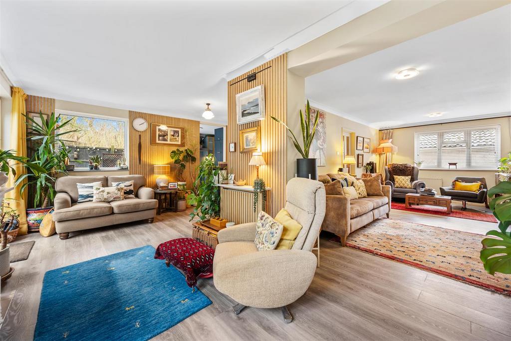 21 Pevensey Grove Web18.jpg