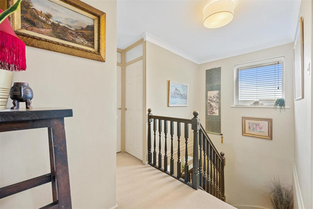 21 Pevensey Grove Web32.jpg