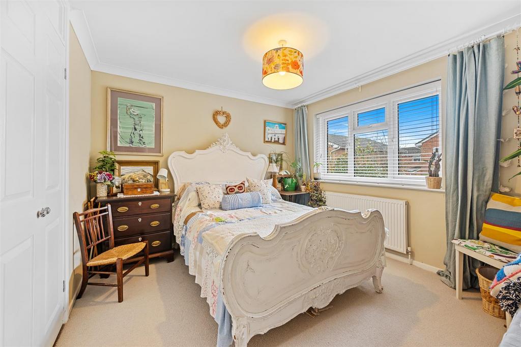 21 Pevensey Grove Web36.jpg