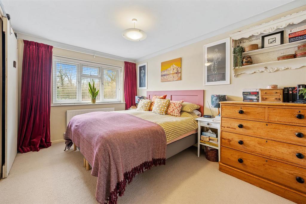 21 Pevensey Grove Web33.jpg