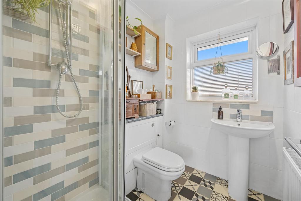 21 Pevensey Grove Web35.jpg