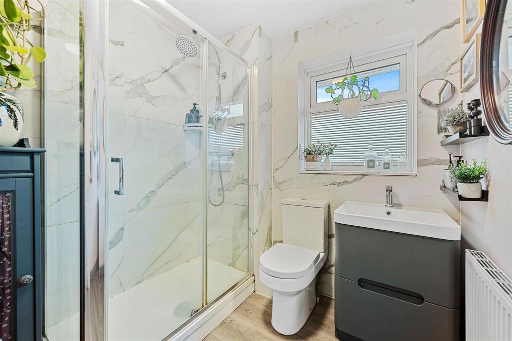 21 Pevensey Grove Web40.jpg