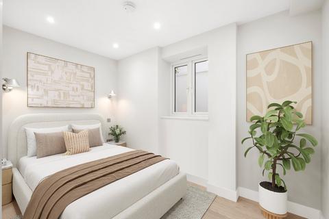 3 bedroom flat to rent, Courtfield Gardens, South Kensington, London