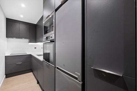 3 bedroom flat to rent, Courtfield Gardens, South Kensington, London