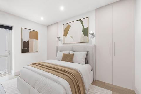3 bedroom flat to rent, Courtfield Gardens, South Kensington, London