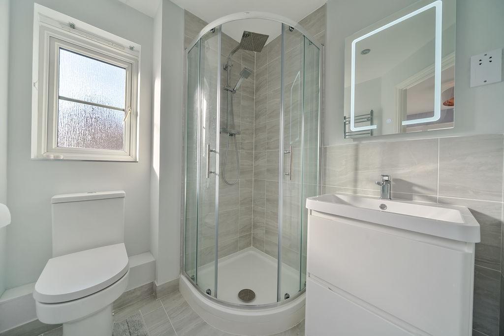 En Suite to Bedroom