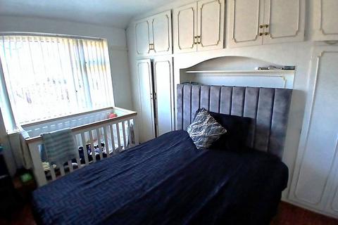 3 bedroom semi-detached house for sale, Norwood Road, Evington