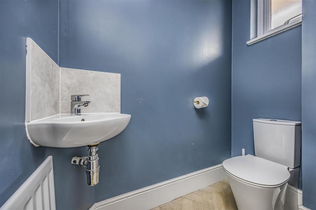 2 Birkbeck Close, Waterlooville-Portico Marketing-S