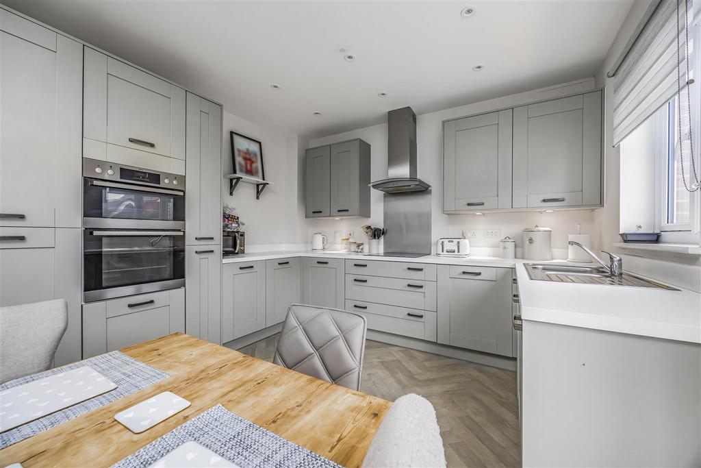 2 Birkbeck Close, Waterlooville-Portico Marketing-S