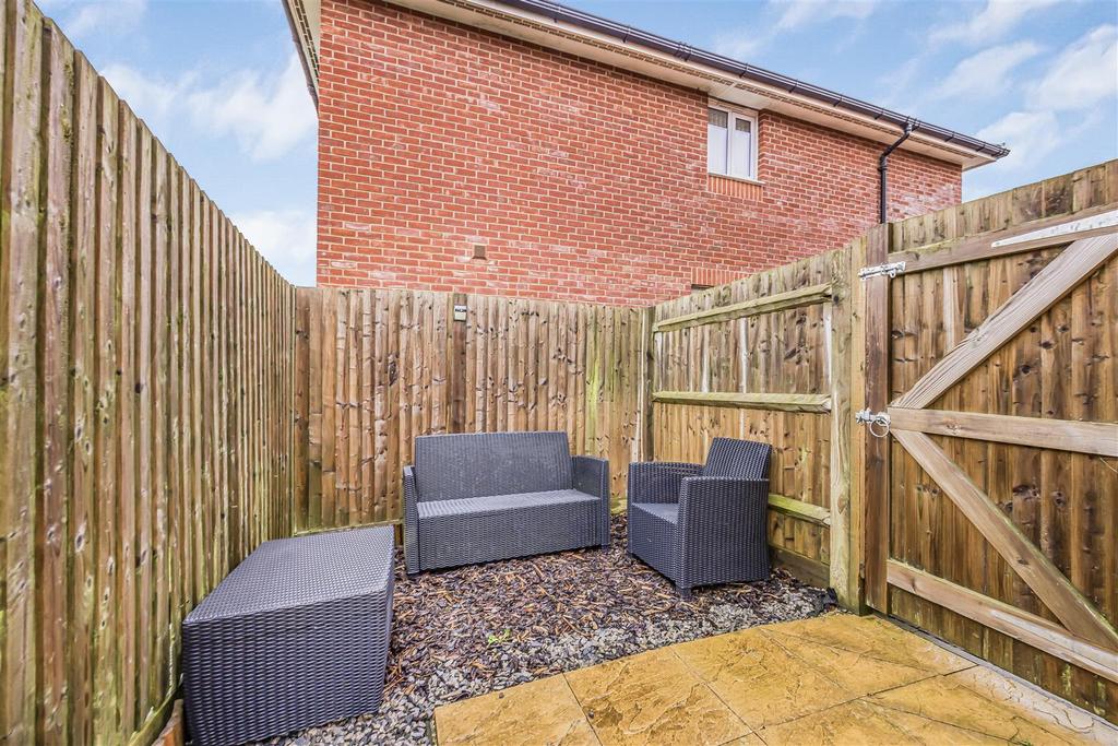 2 Birkbeck Close, Waterlooville-Portico Marketing-S