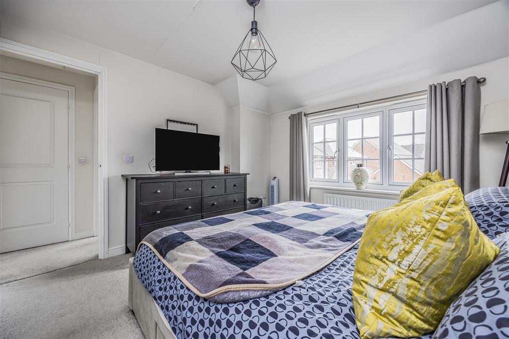 2 Birkbeck Close, Waterlooville-Portico Marketing-S