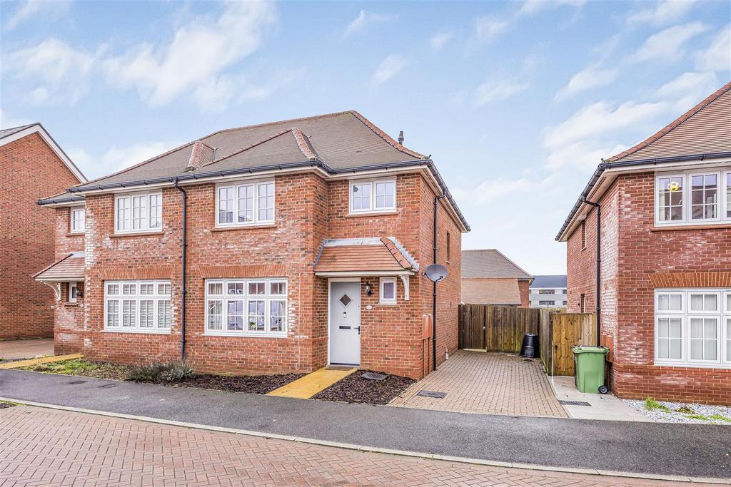 2 Birkbeck Close, Waterlooville-Portico Marketing-S