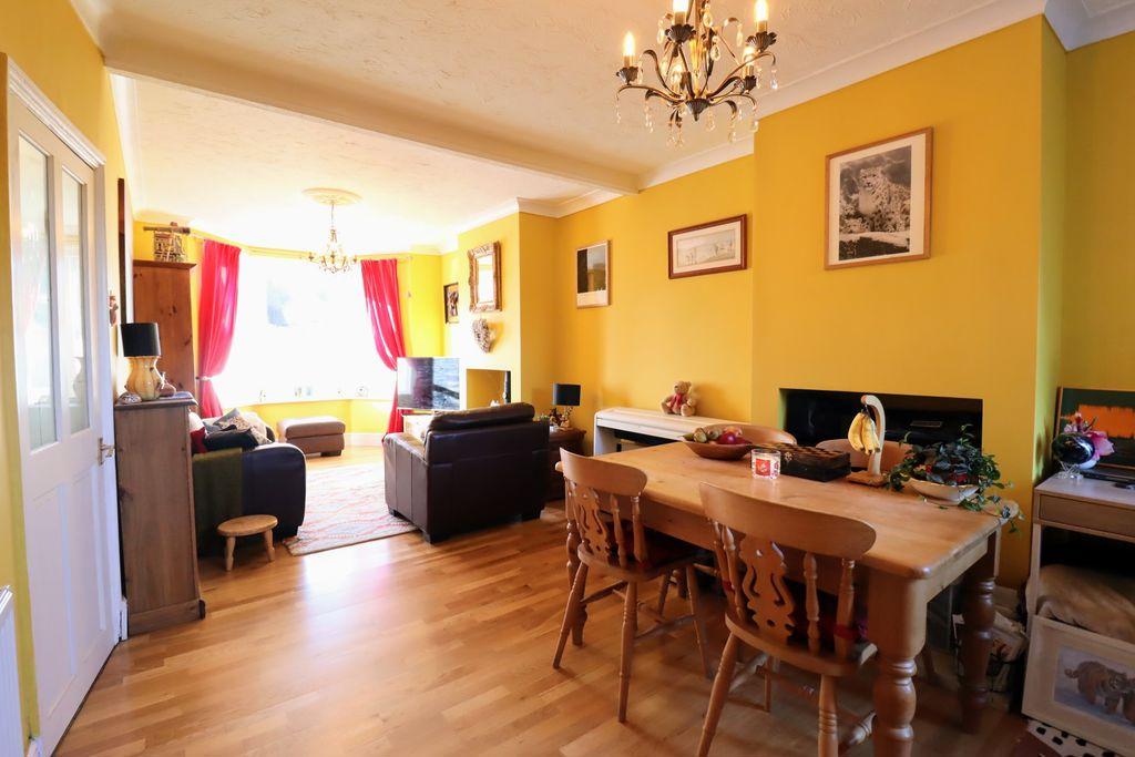Lounge/ Diner