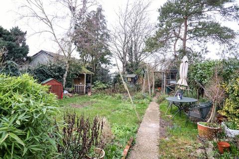 3 bedroom semi-detached house for sale, Birchfield Grove, Bletchley, Milton Keynes