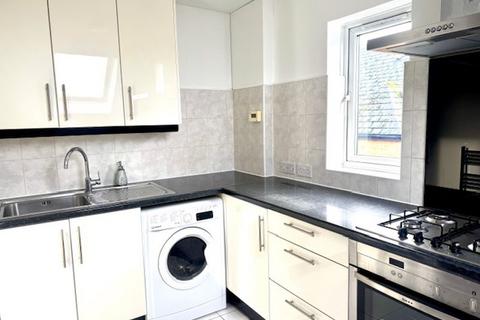 2 bedroom apartment to rent, Northwick Avenue, Harrow HA3
