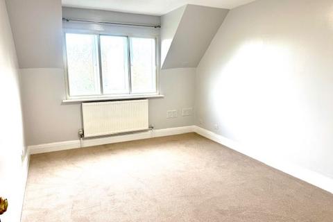 2 bedroom apartment to rent, Northwick Avenue, Harrow HA3