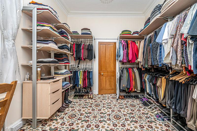 Walk-in Wardrobe