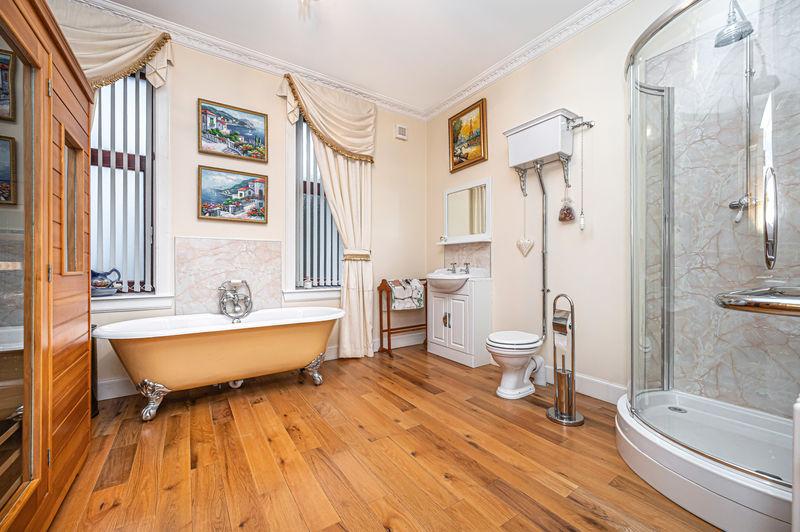Sauna/Bathroom